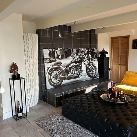 נורת וונקובר Seymour Private Bedroom, Ensuite Bathroom With Shared Pool, Hot Tub With Views מראה חיצוני תמונה