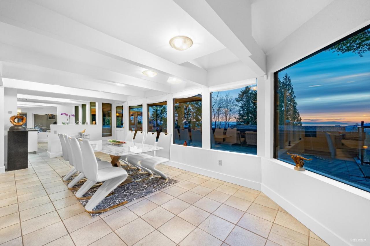 נורת וונקובר Seymour Private Bedroom, Ensuite Bathroom With Shared Pool, Hot Tub With Views מראה חיצוני תמונה