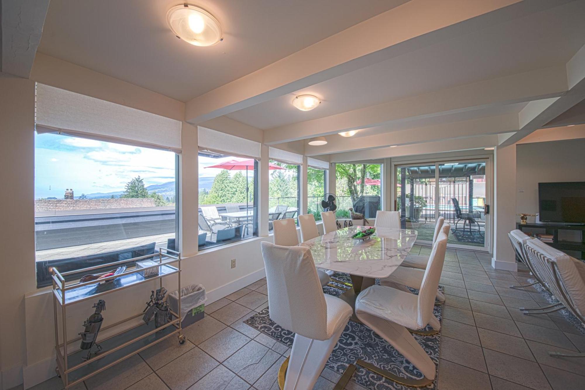 נורת וונקובר Seymour Private Bedroom, Ensuite Bathroom With Shared Pool, Hot Tub With Views מראה חיצוני תמונה